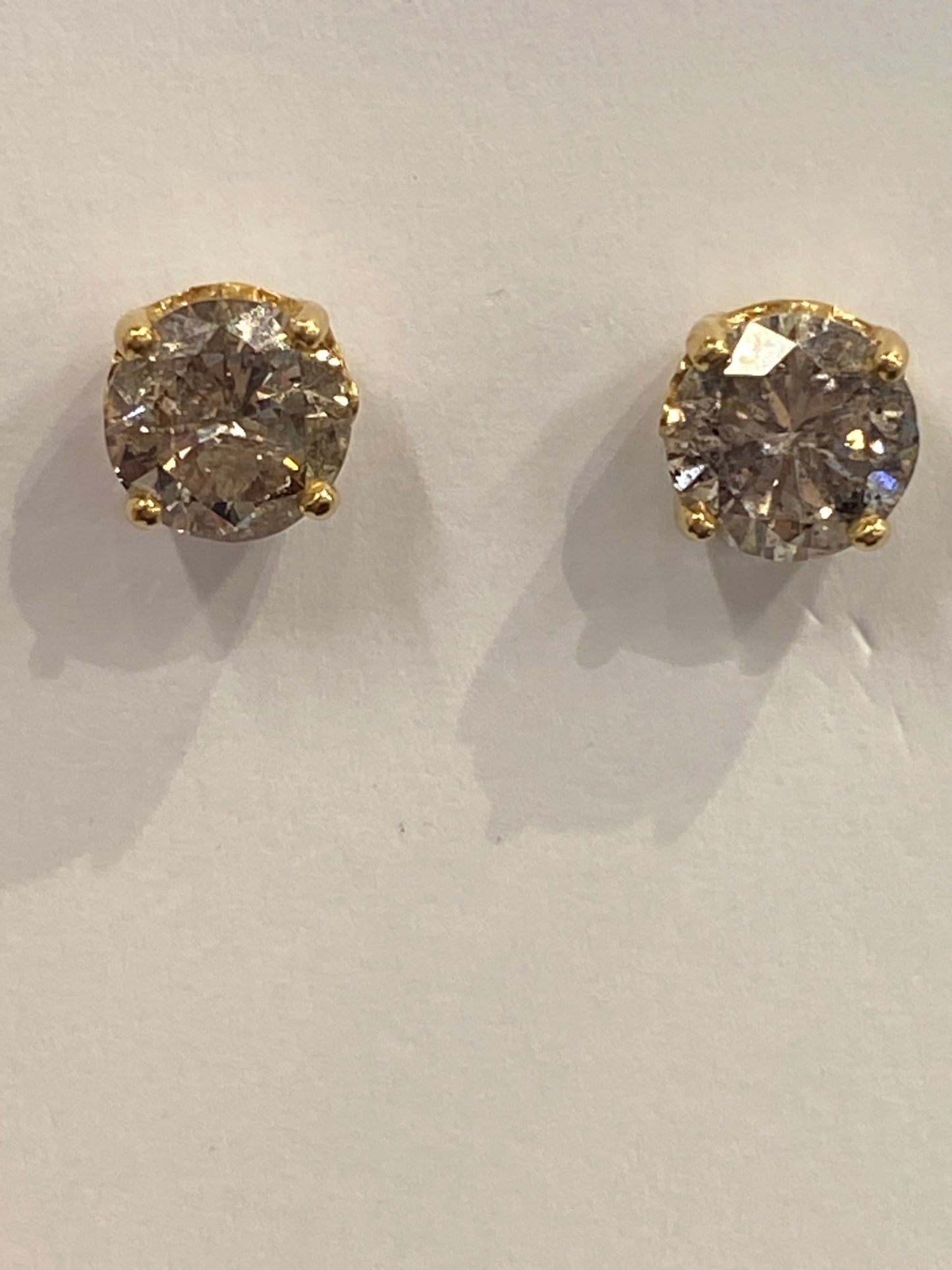 18k Yellow Gold Diamond Stud Earrings