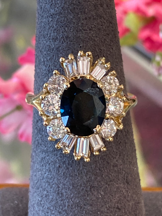 14k Yellow Gold Ring Sapphire & Diamonds