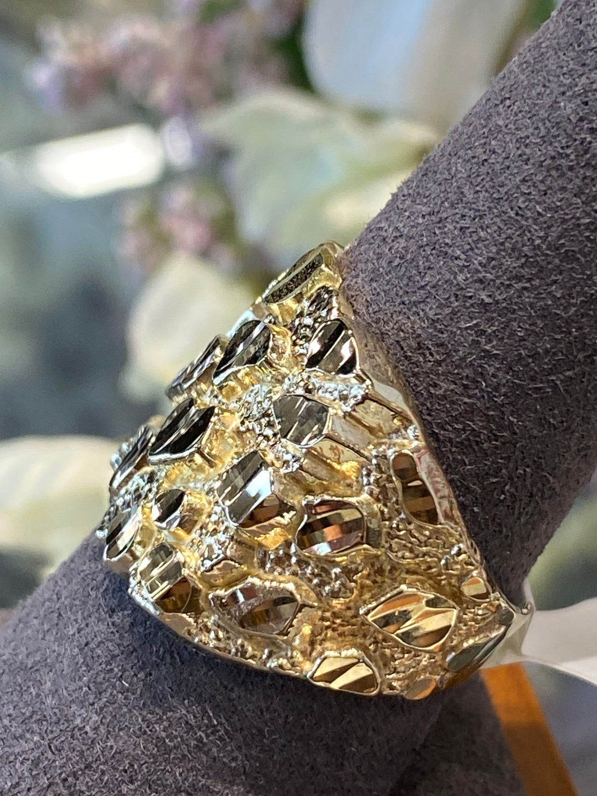 10k Yellow Gold Nugget Ring