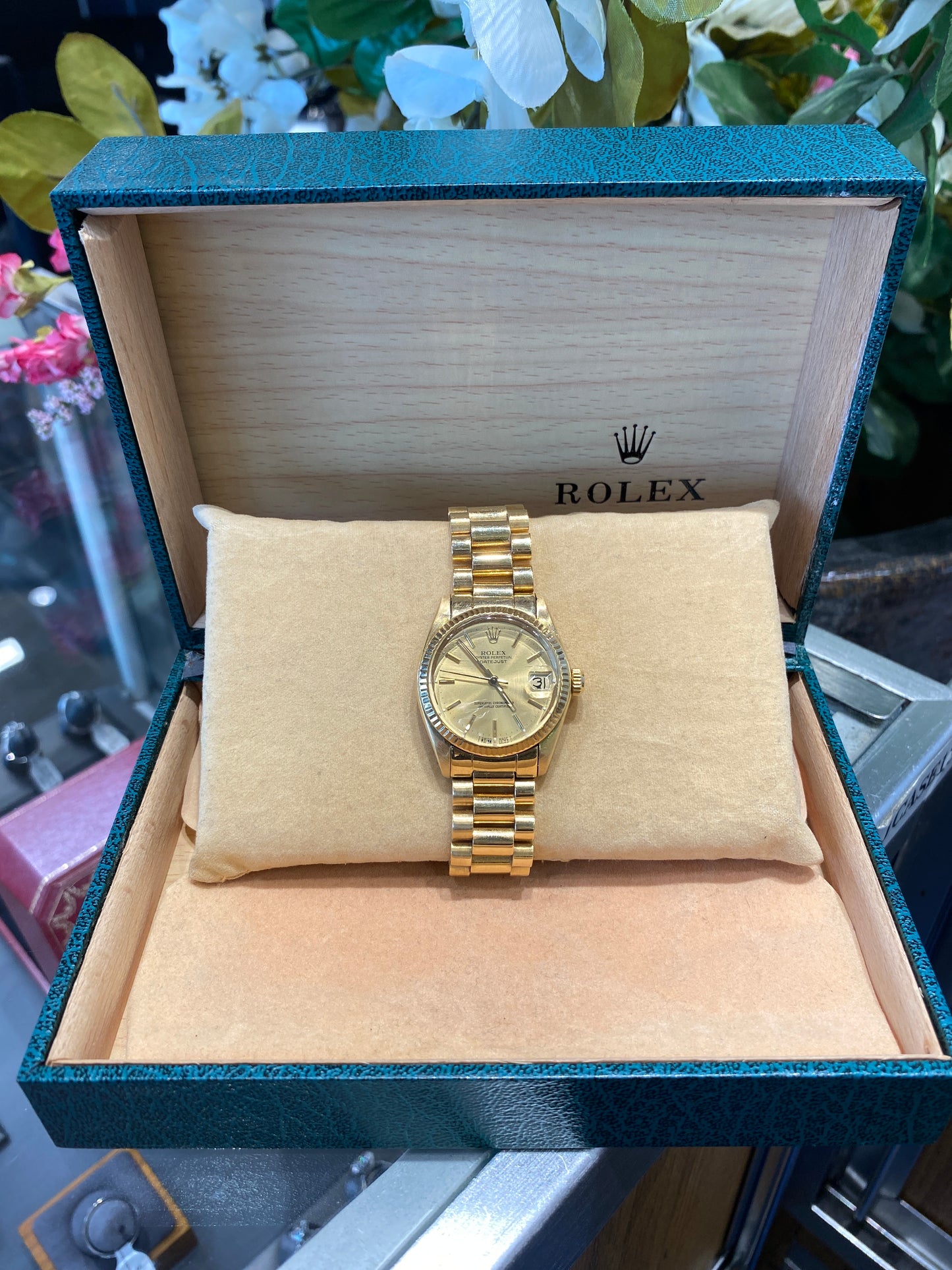 18k Ladies Mid Size Oyster Perpetual DateJust Rolex