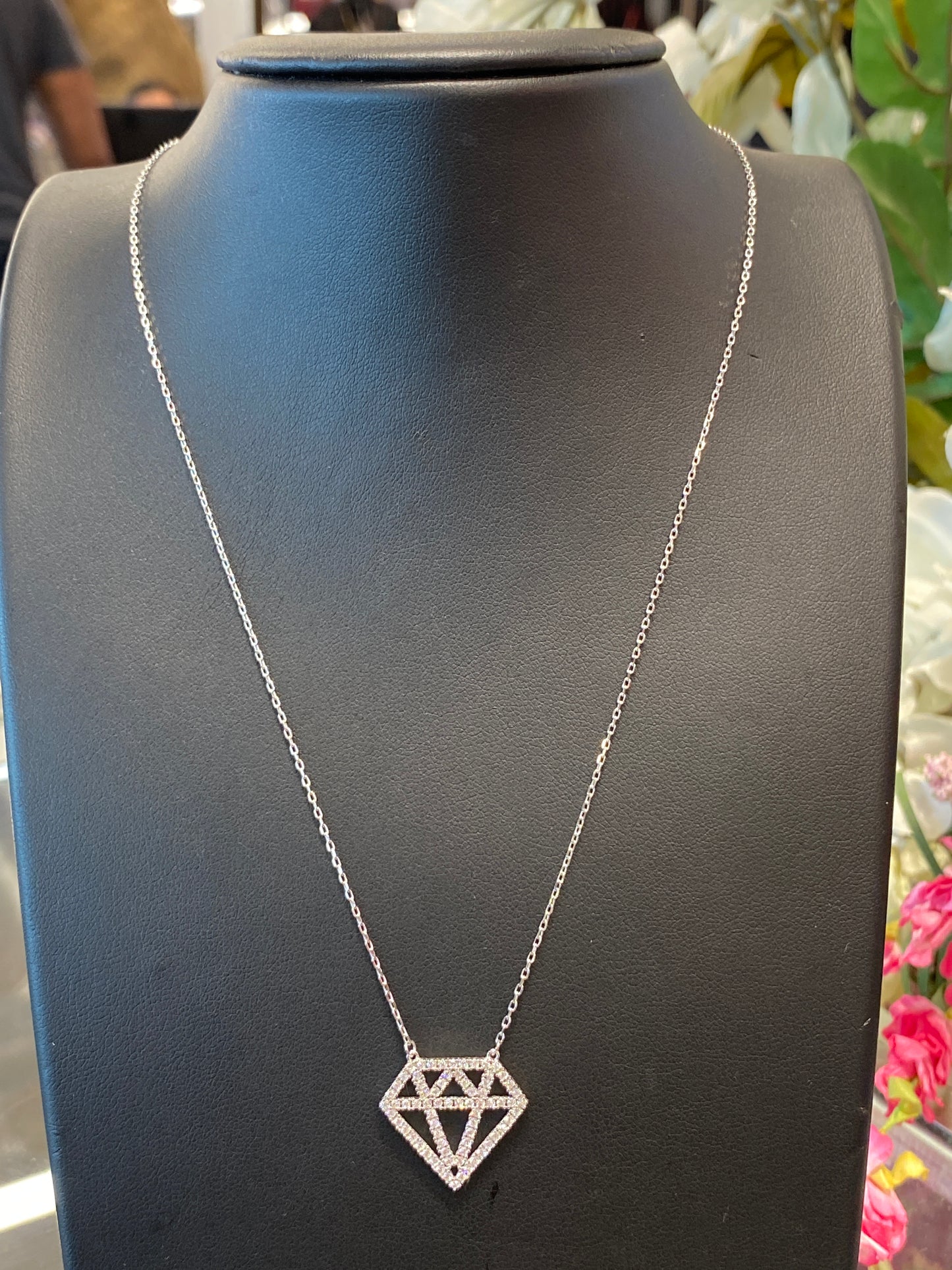 Silver Chain W/ Diamond Shape Pendant