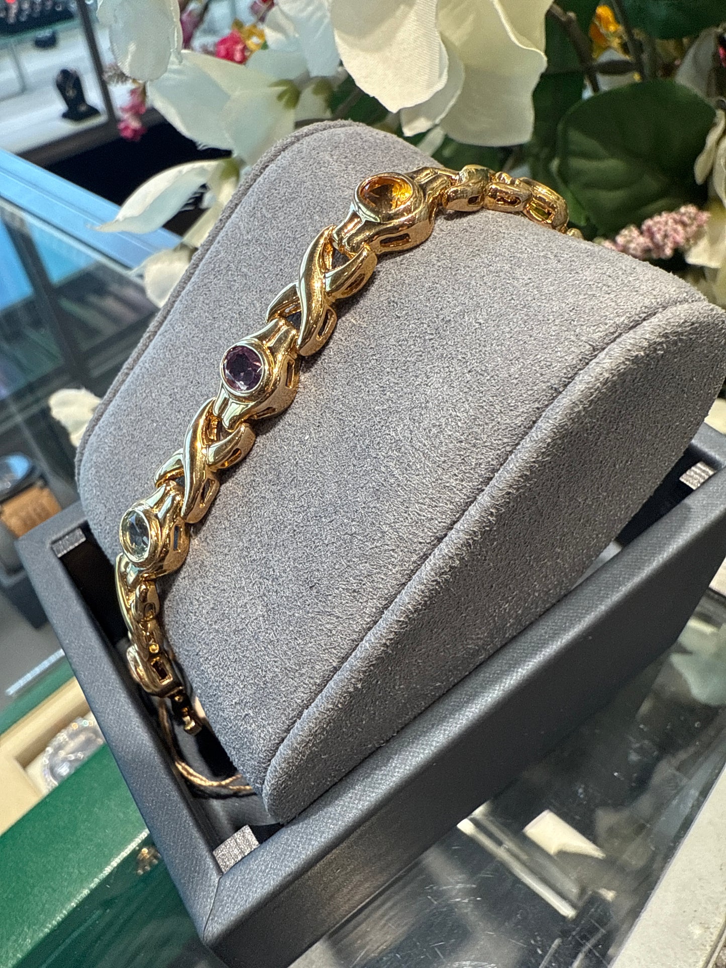 Gold bracelet