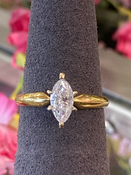 18k Yellow Gold Diamond Engagement Ring