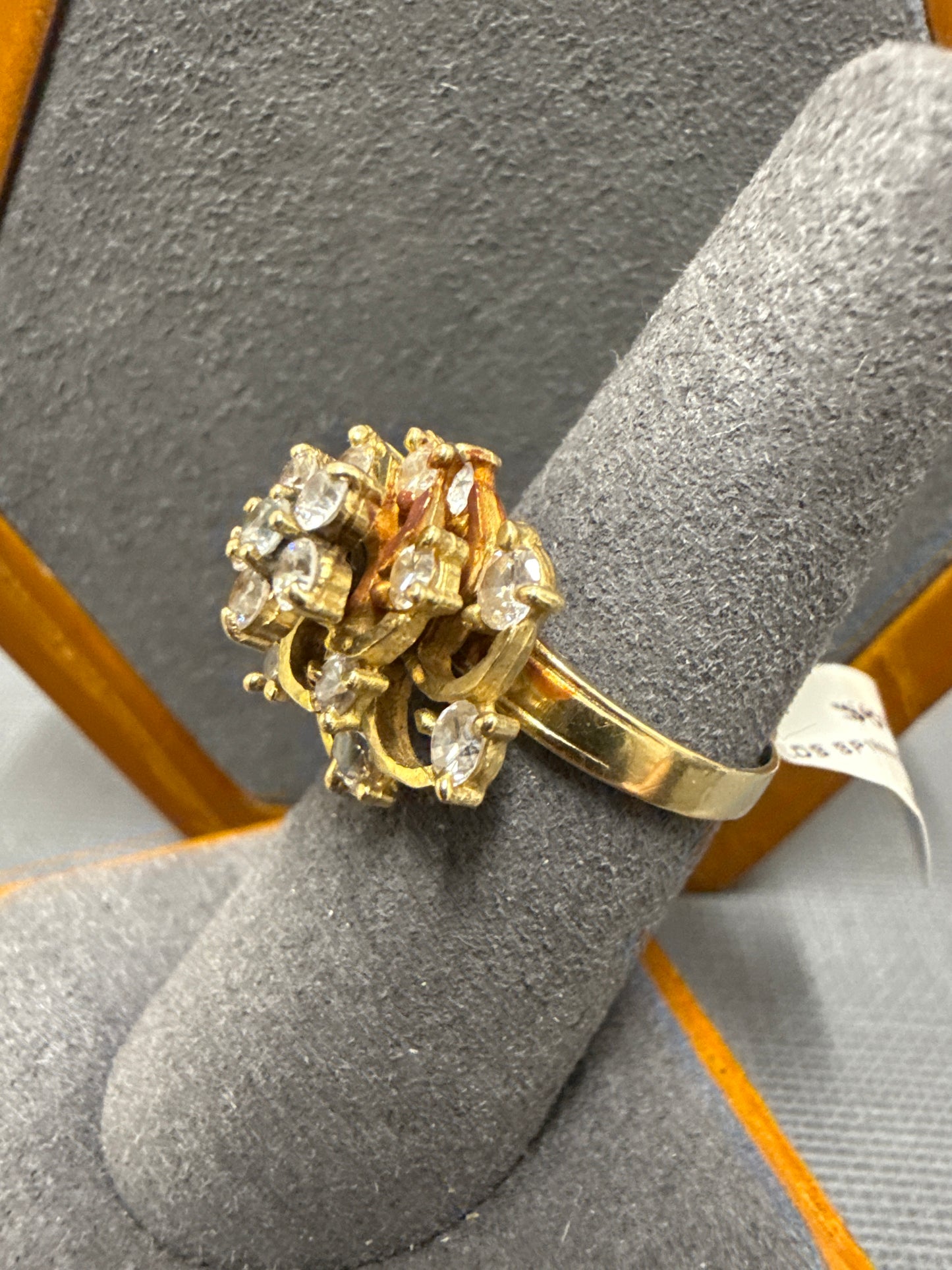 Gold spinner ring