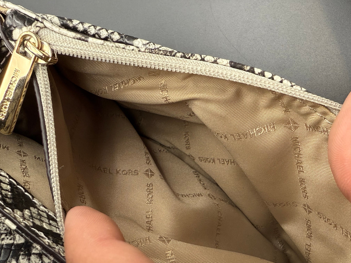 Hand bag