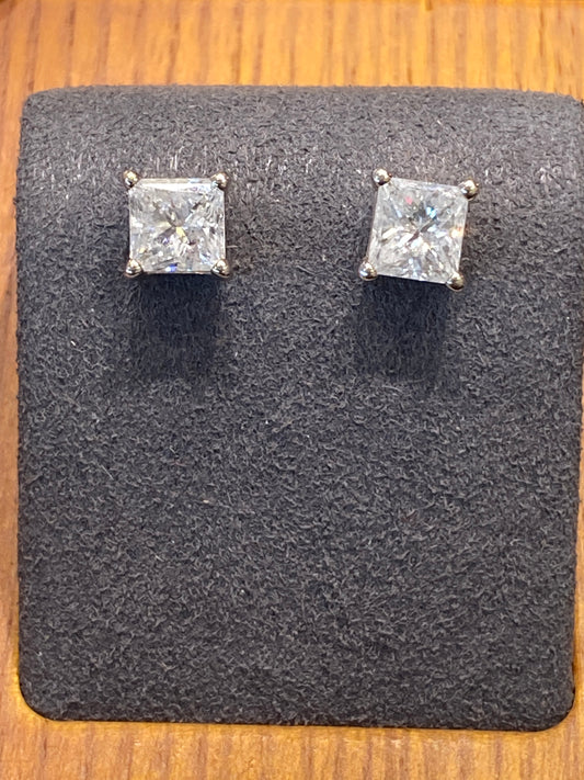 14k White Gold Diamond Stud Earrings