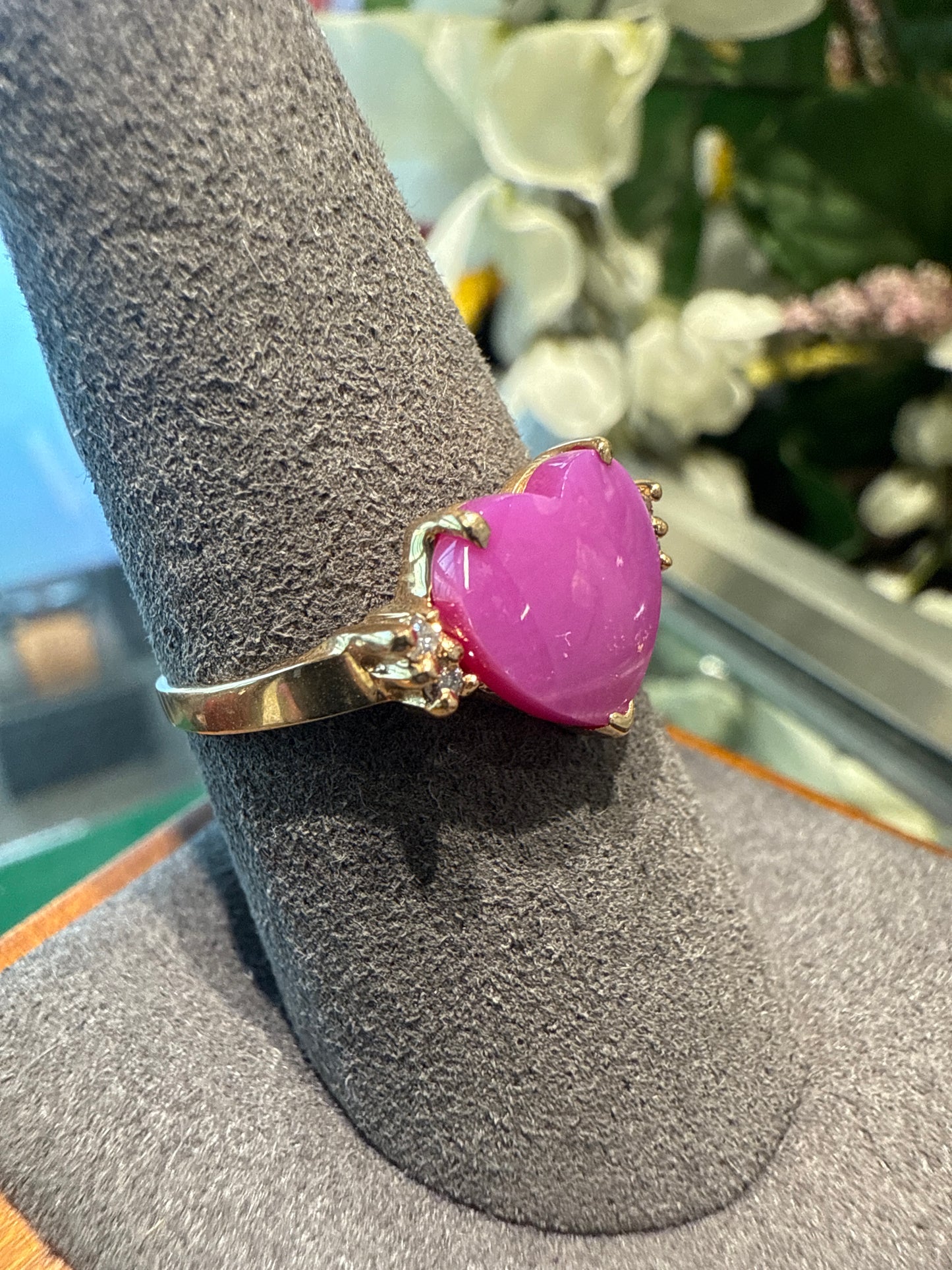 Gold heart ring