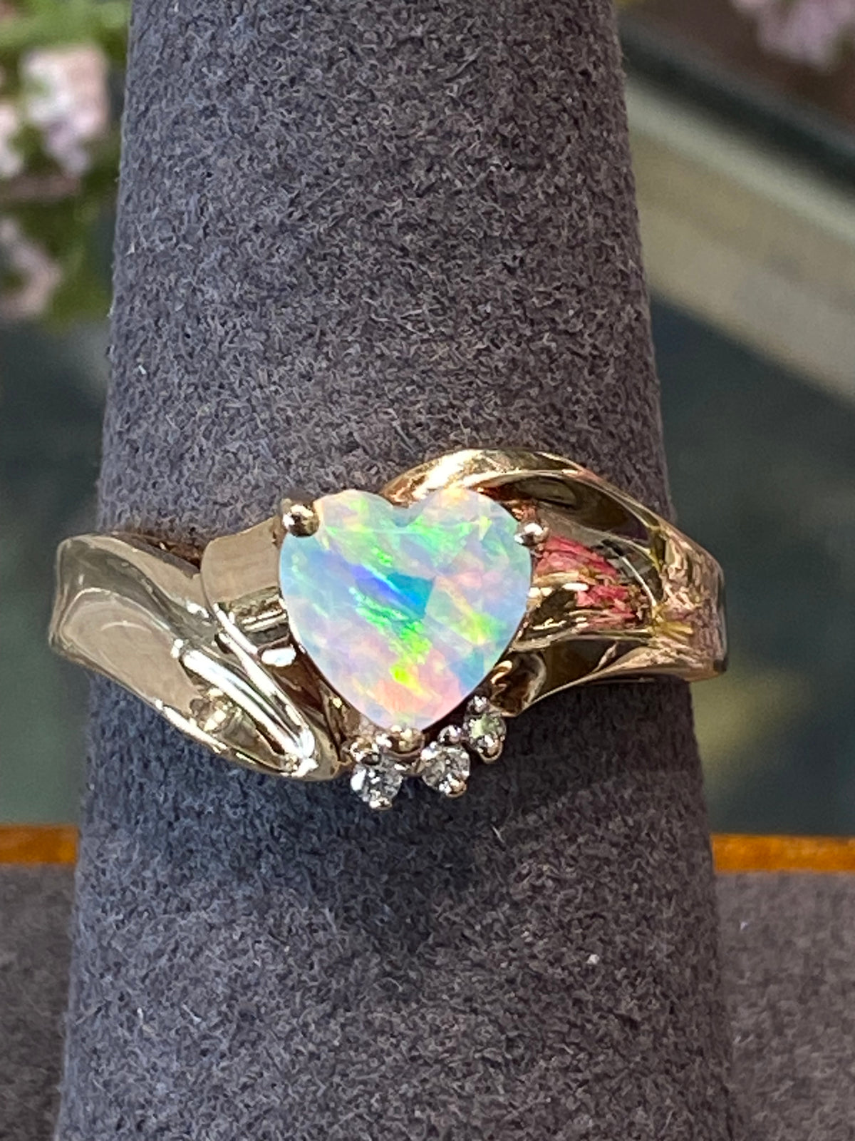 10k Yellow Gold Heart Ring