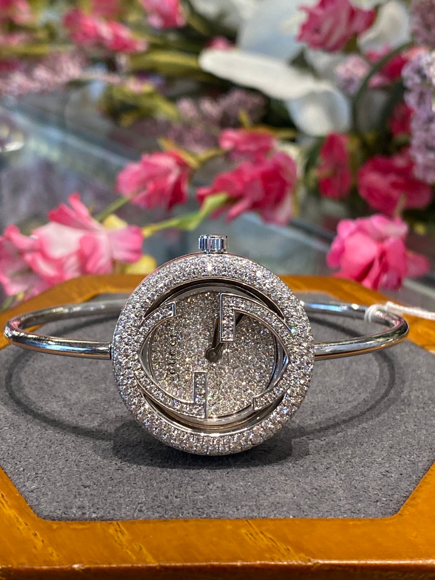 18k White Gold Gucci Play Diamond Watch