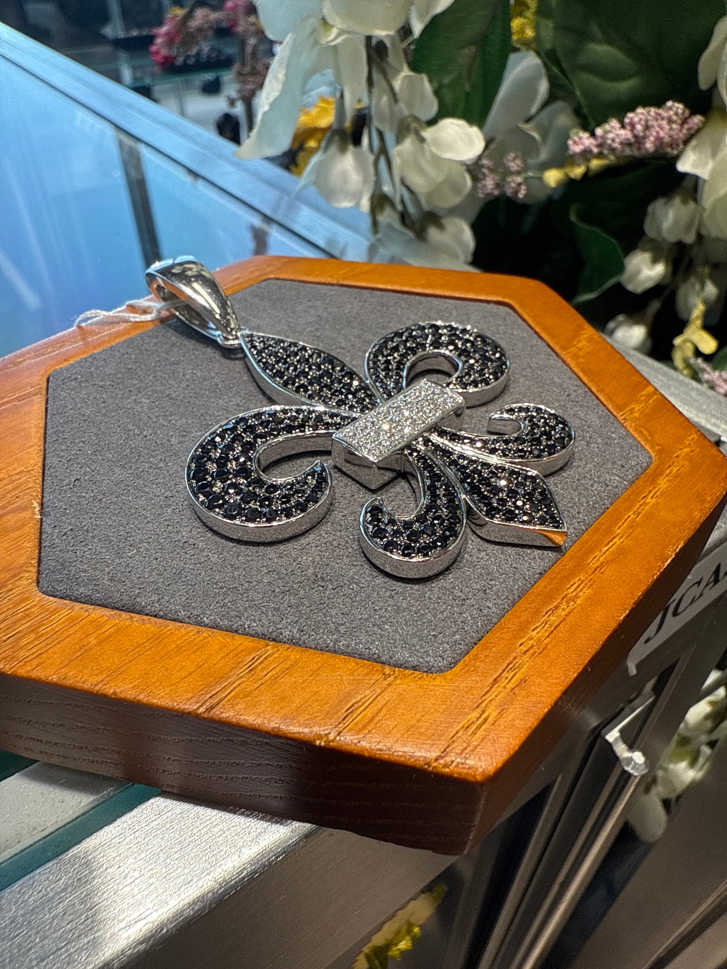 Flour-De-Lis Charm