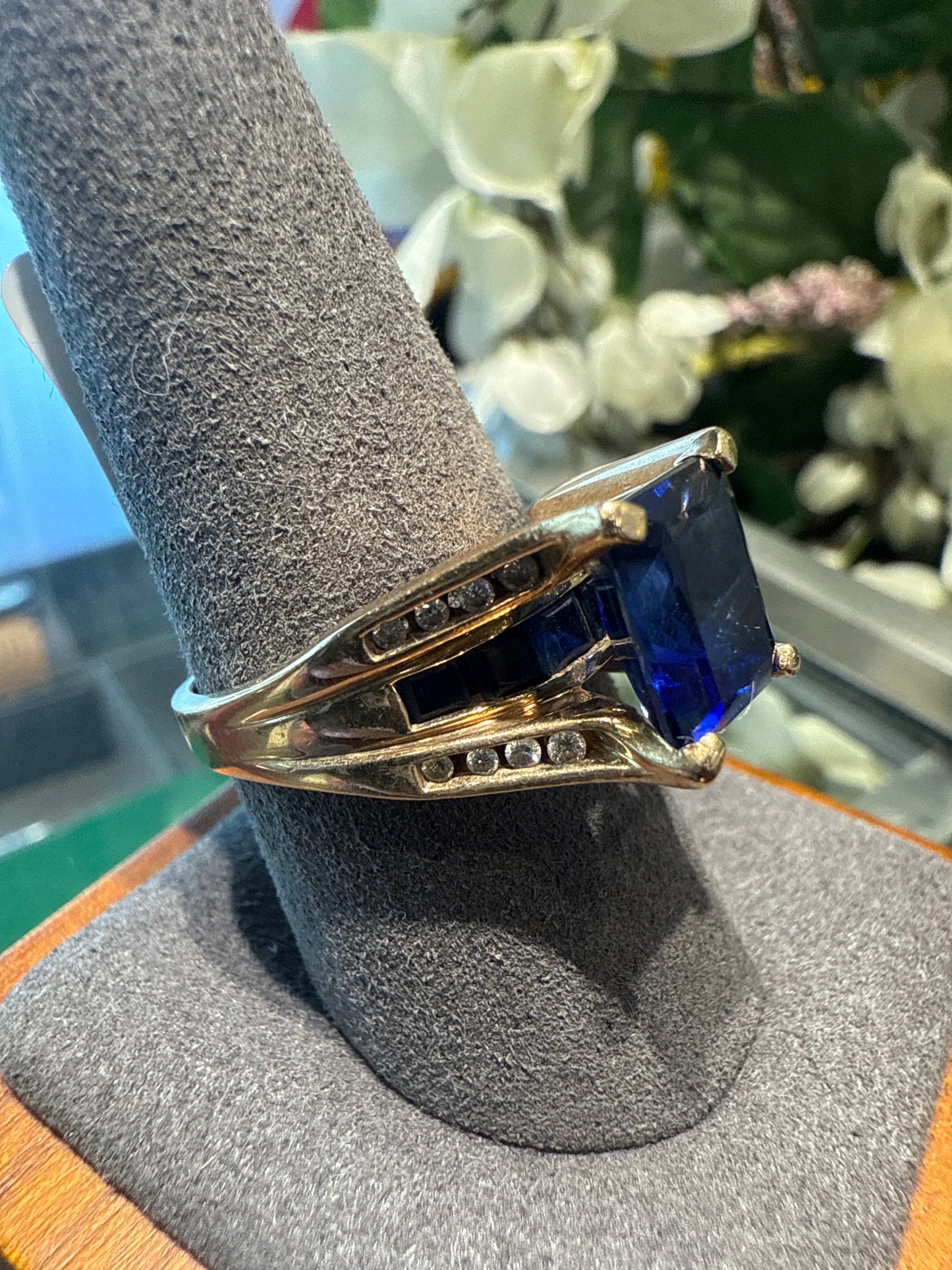Gold ring