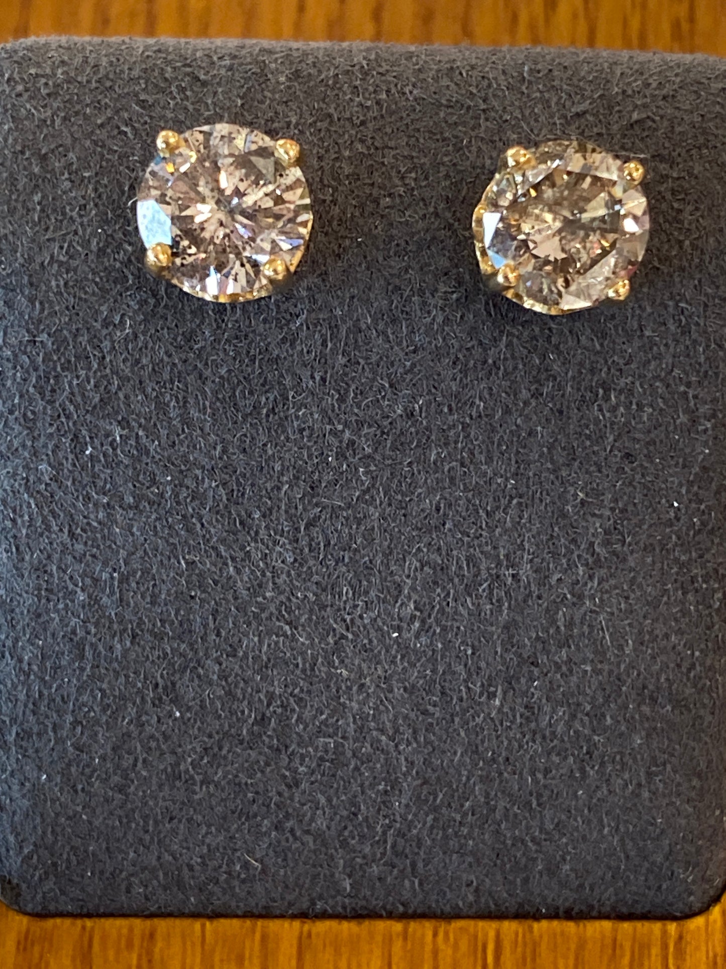 18k Yellow Gold Diamond Stud Earrings