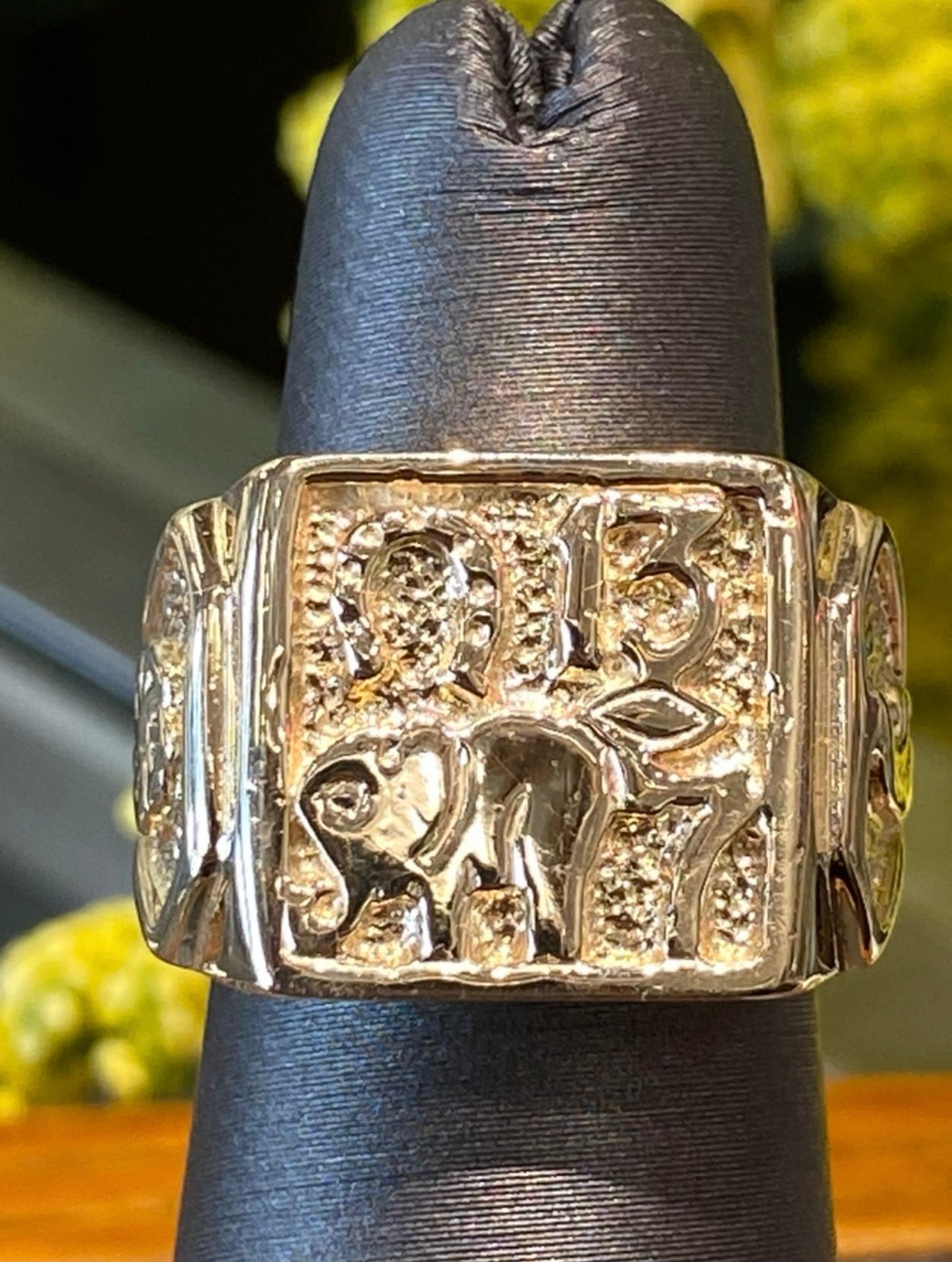 Gold ring