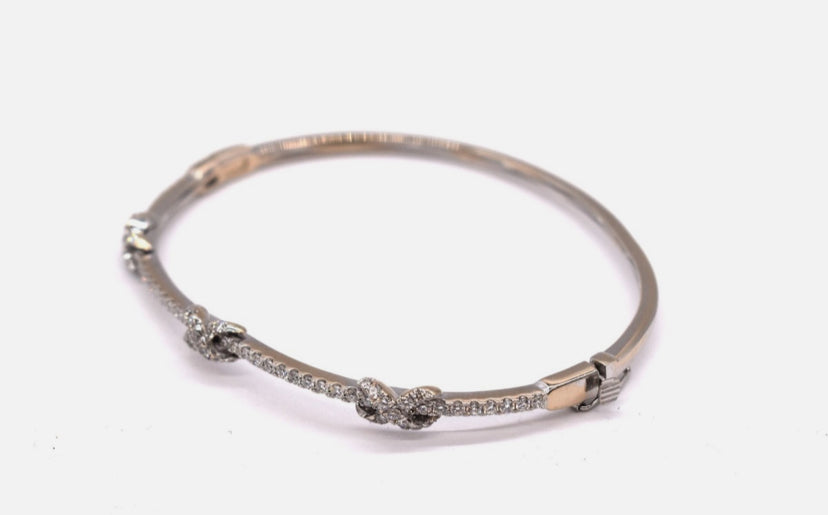 18k White Gold Diamond Bangle