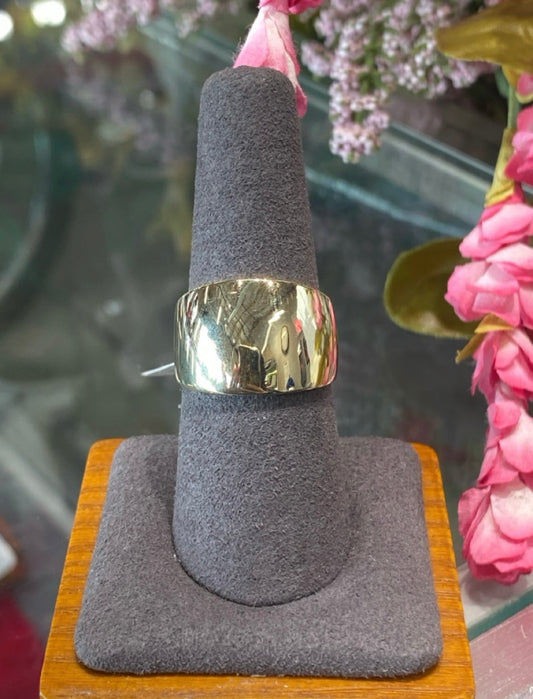 Gold ring