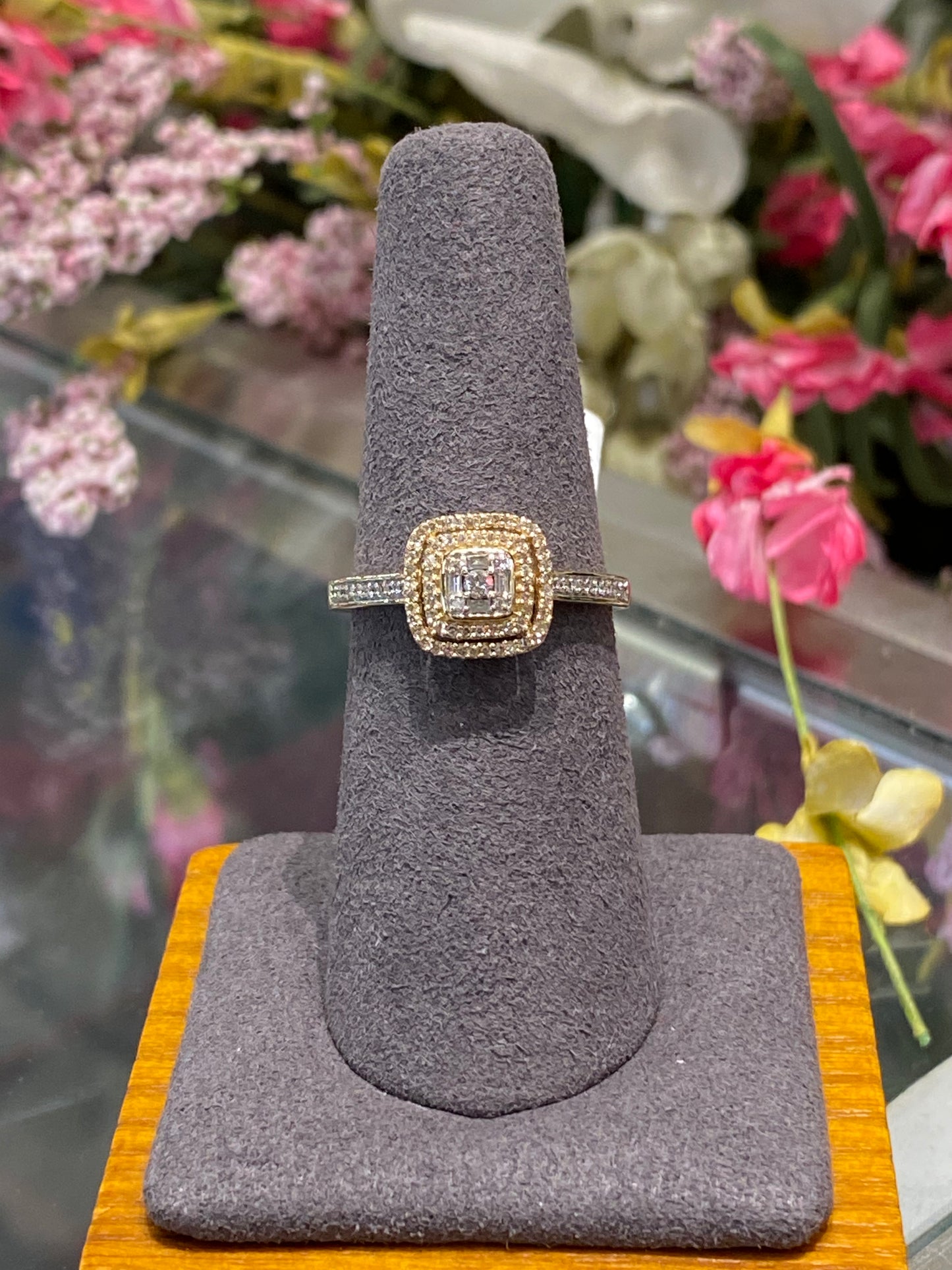 10k Yellow Gold Diamond Engagement Ring