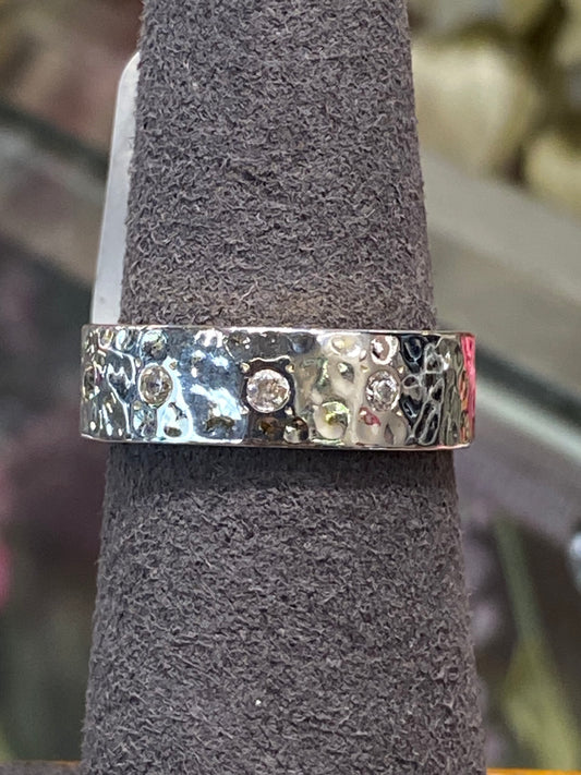 925 Wedding Band With Cubic Zirconias