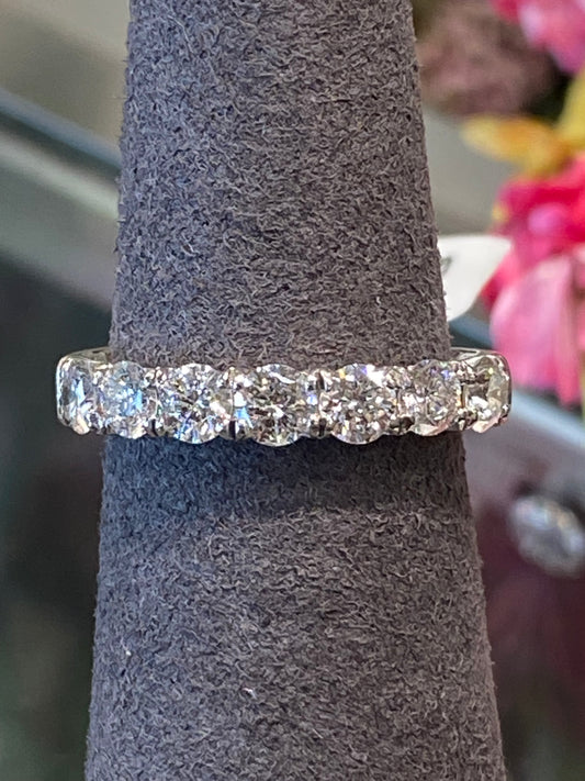 14k White Gold Diamond Band