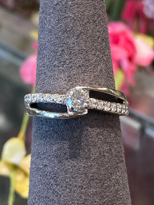 14k White Gold Diamond Engagement Ring