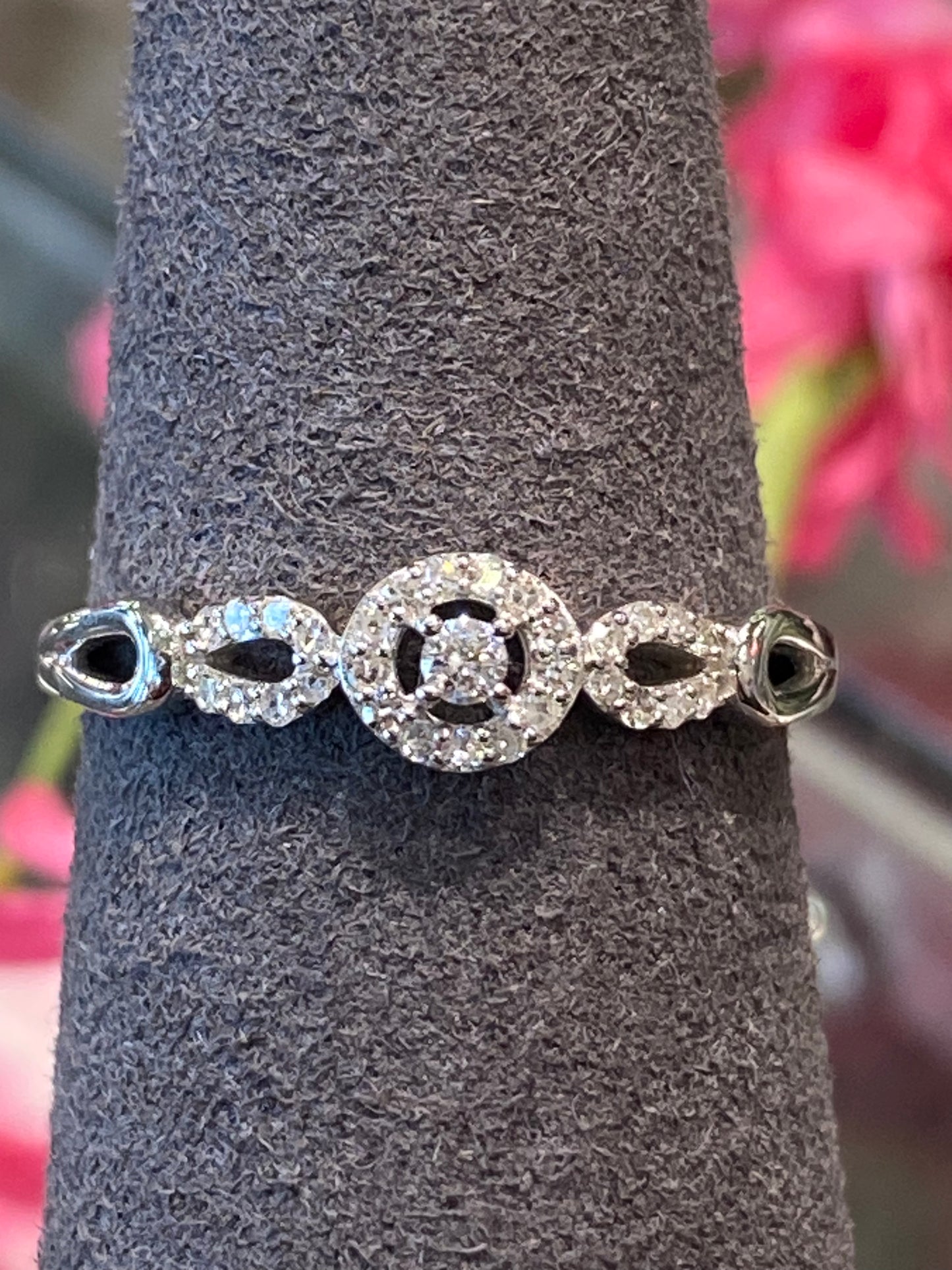 14k White Gold Diamond Ring