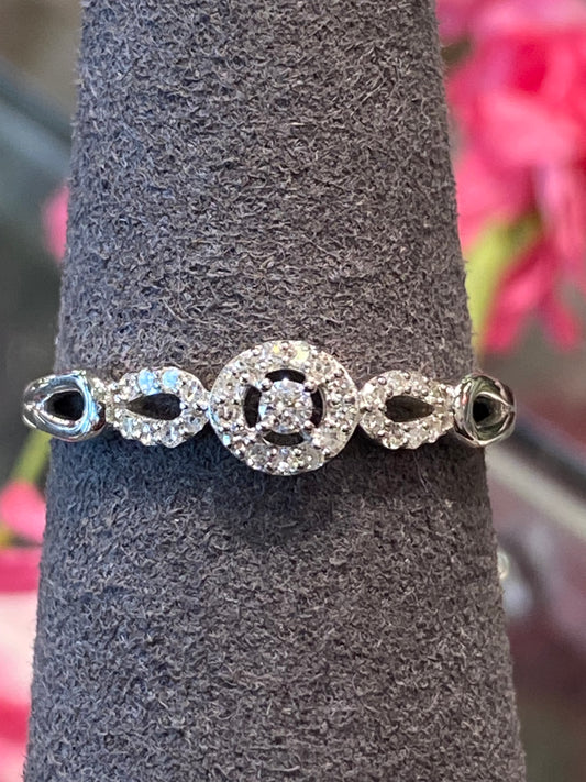 14k White Gold Diamond Ring