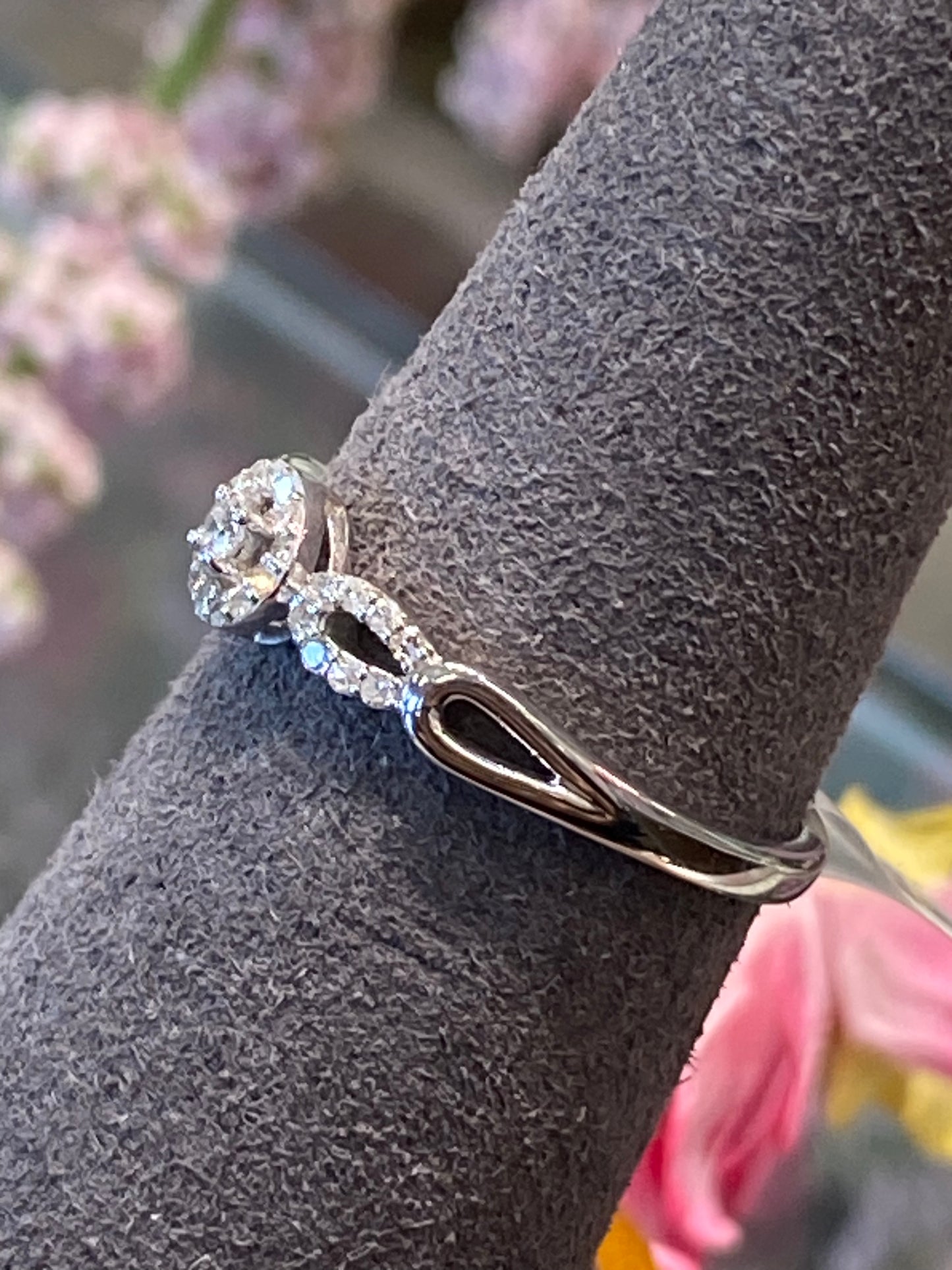 14k White Gold Diamond Ring
