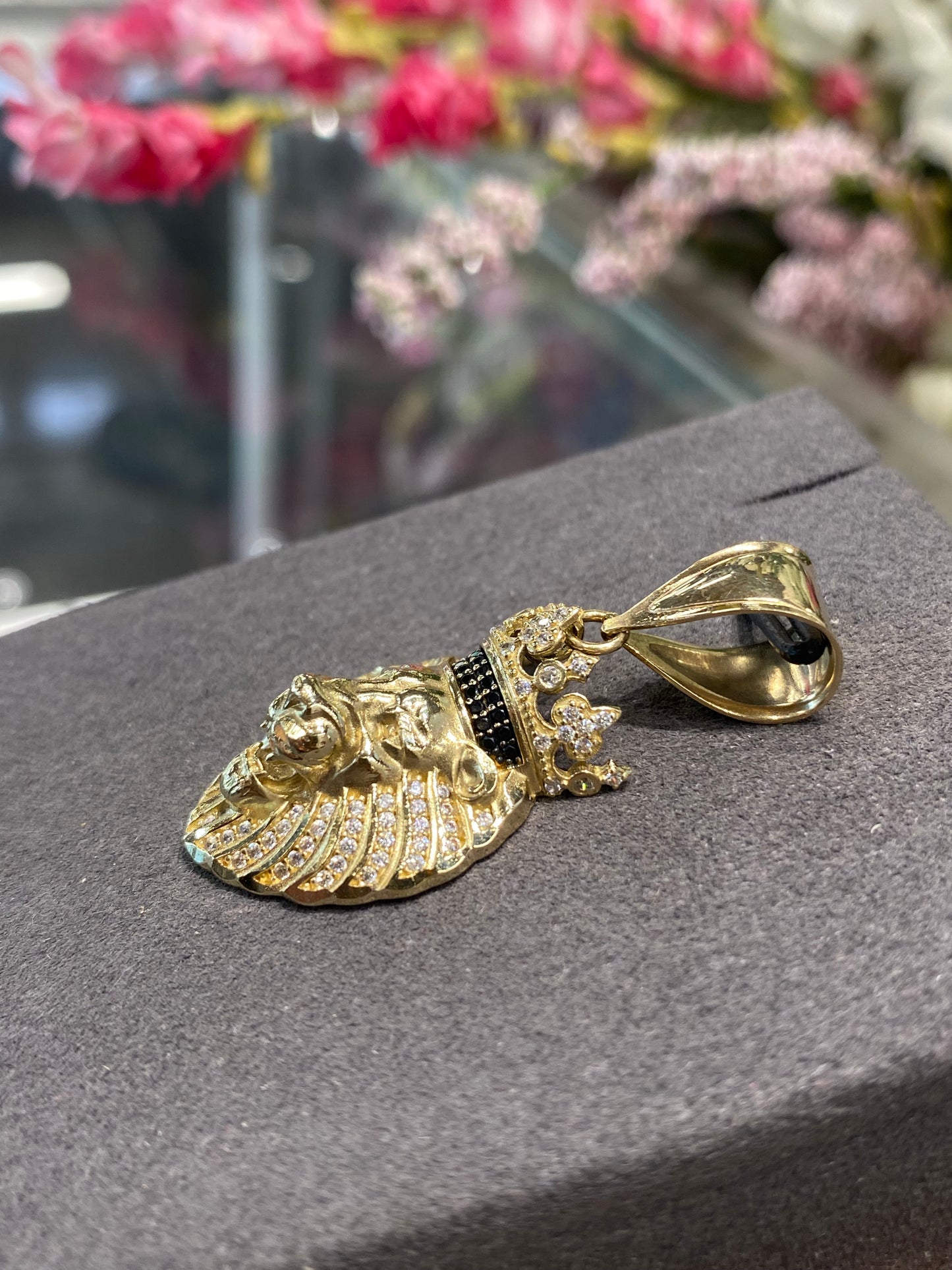 10k Yellow Gold Lion Head Pendant