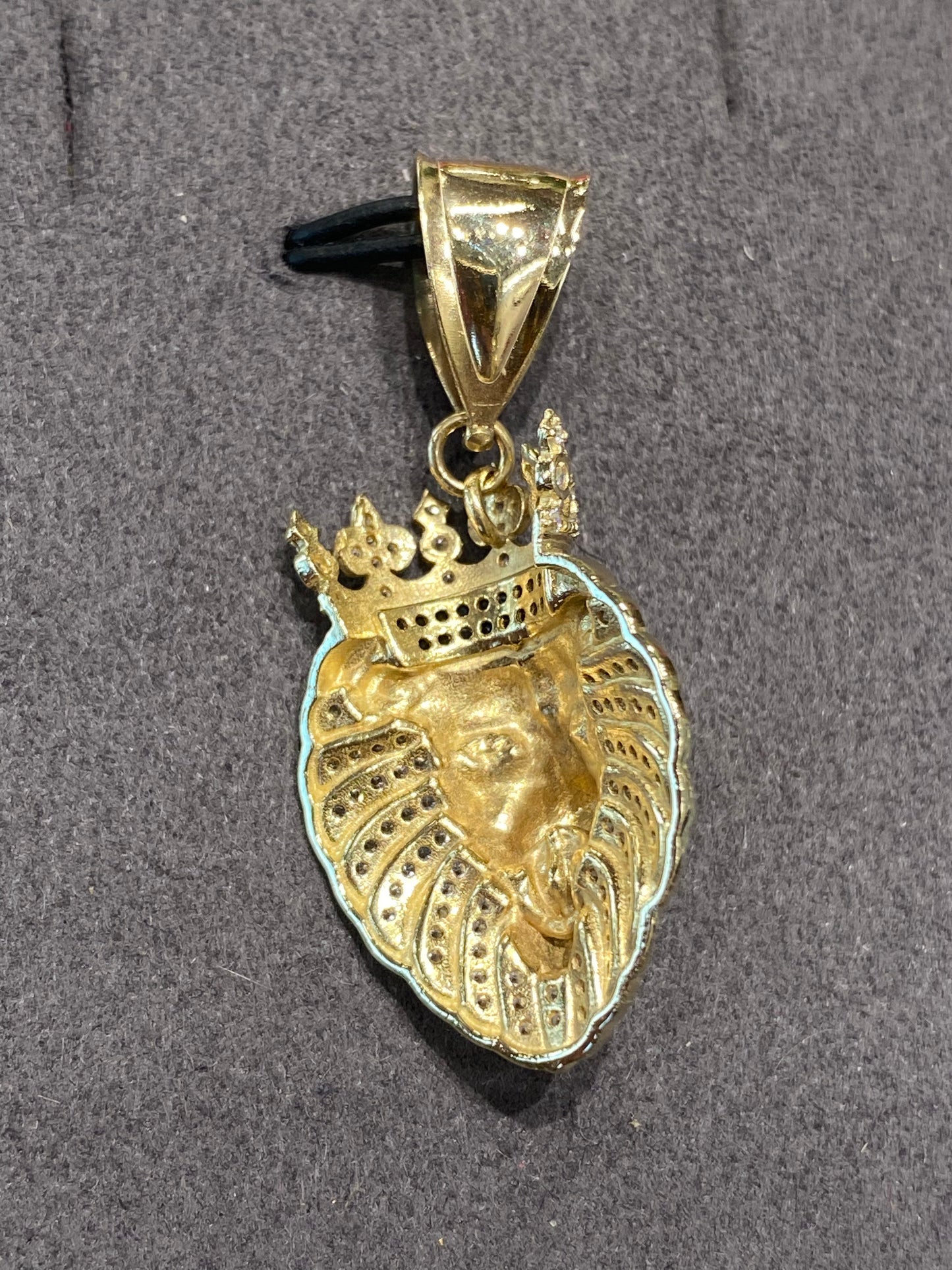 10k Yellow Gold Lion Head Pendant
