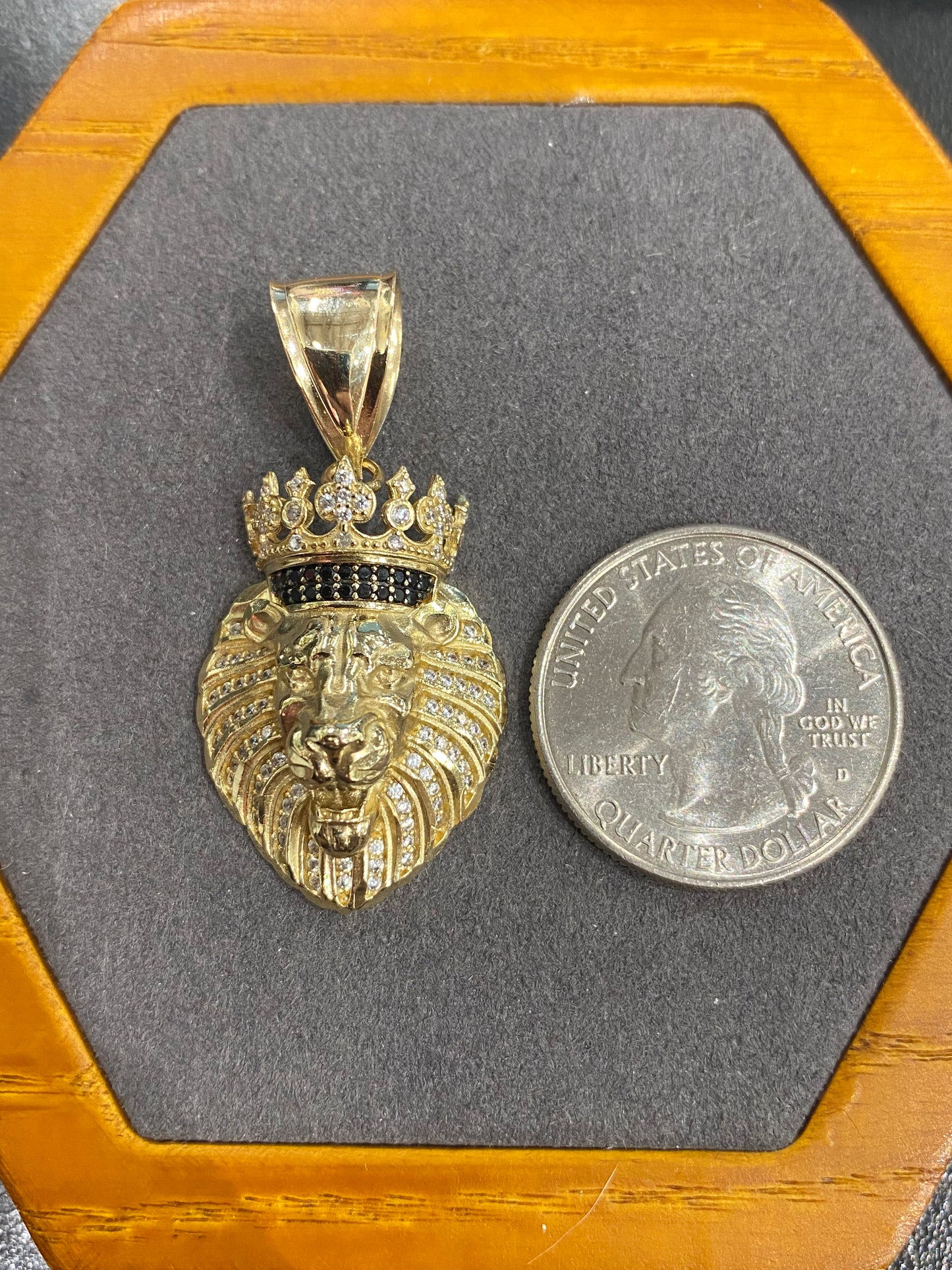 10k Yellow Gold Lion Head Pendant