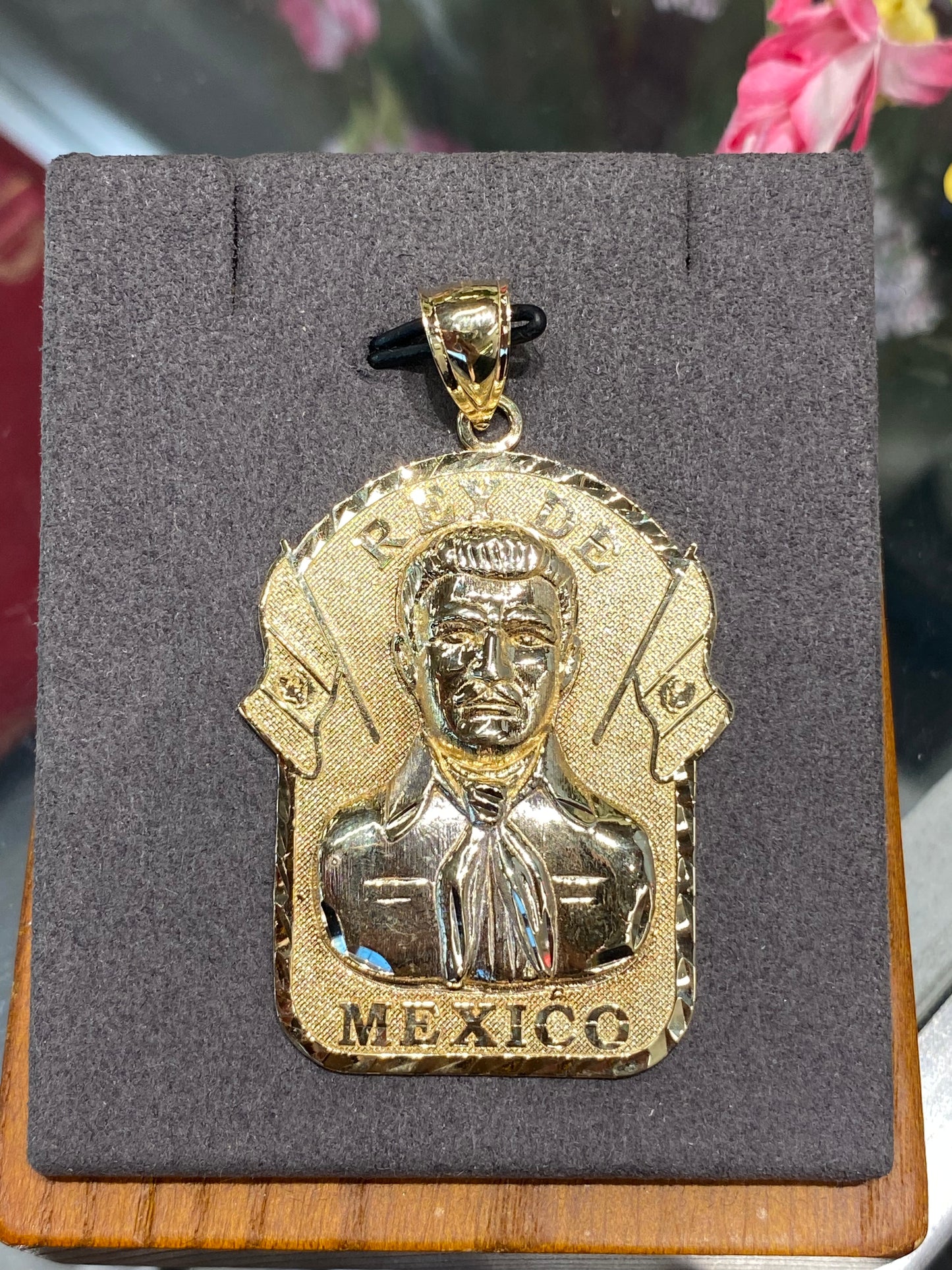 10k Yellow Gold Malverde Pendant