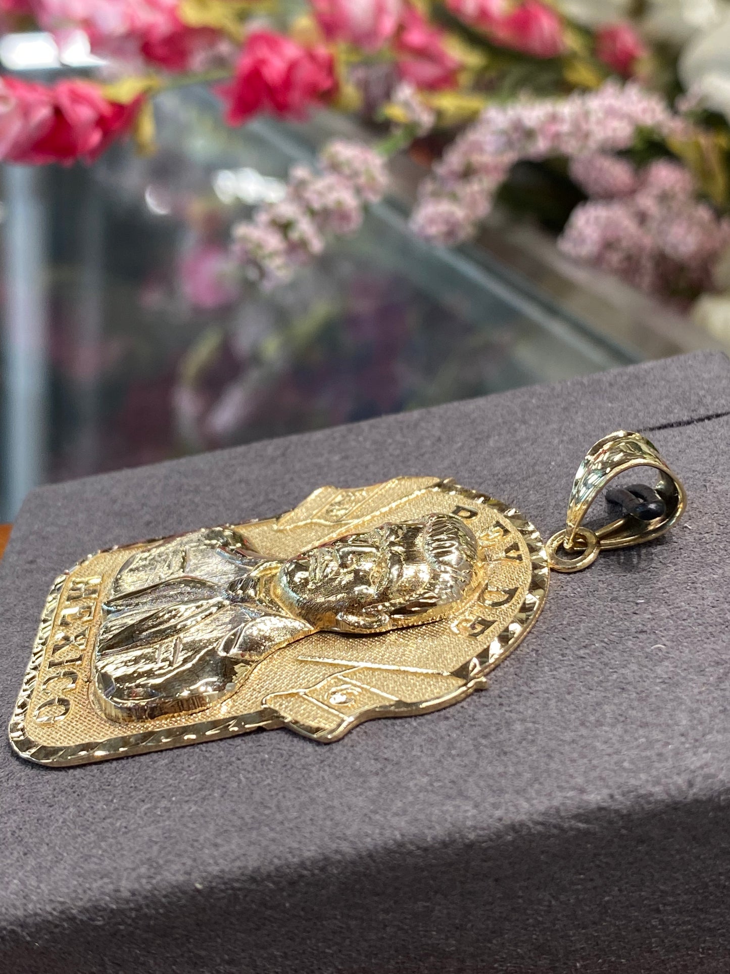 10k Yellow Gold Malverde Pendant