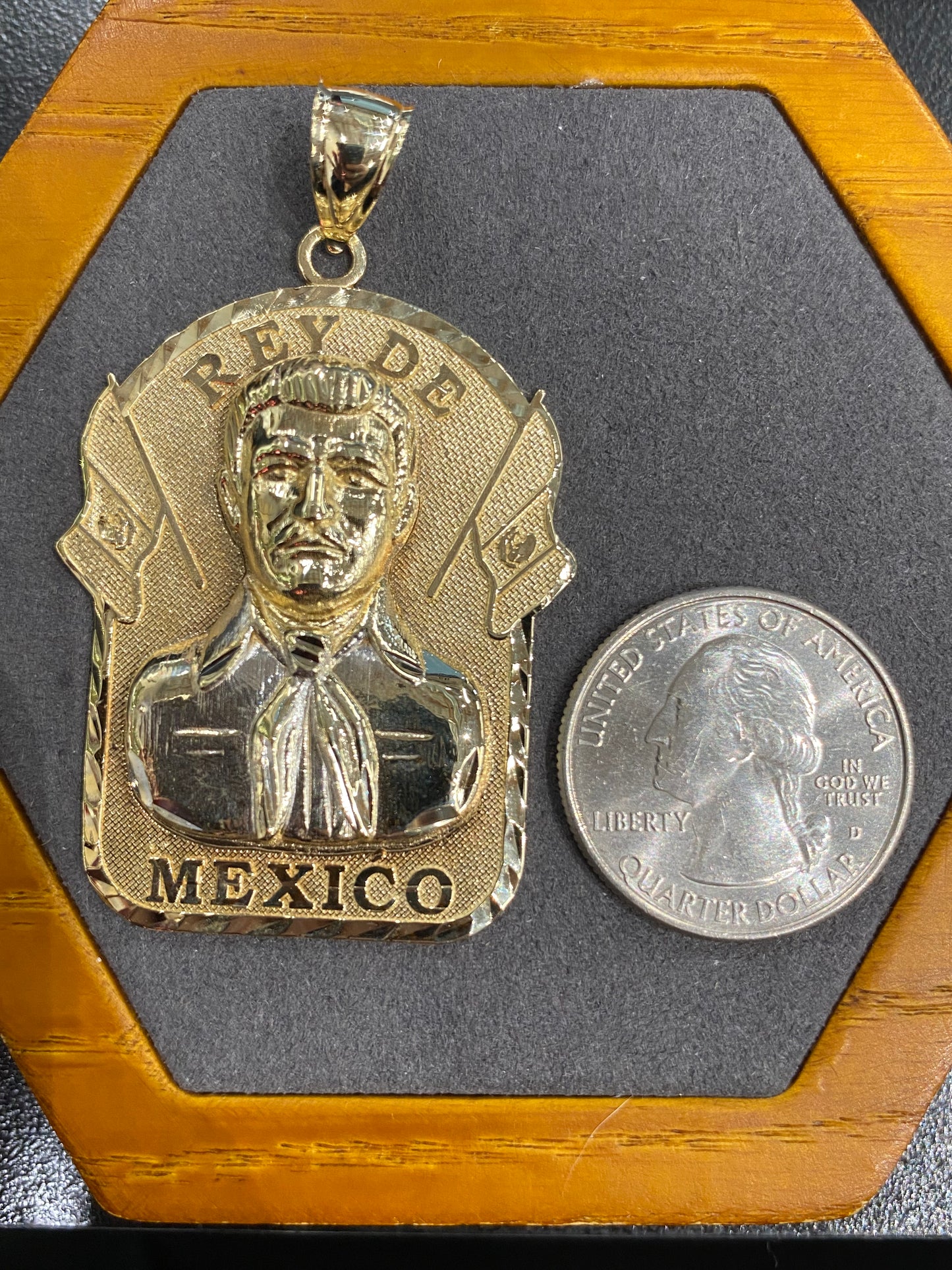 10k Yellow Gold Malverde Pendant