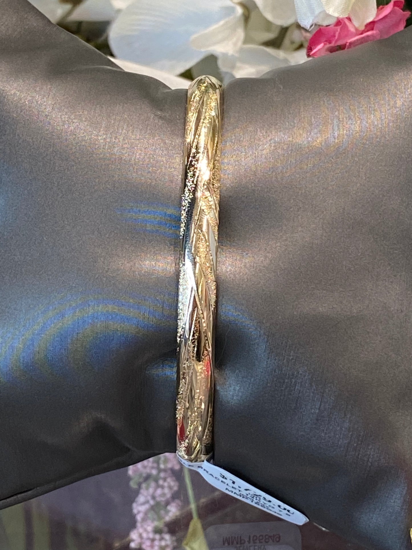 14k Yellow Gold Bangle