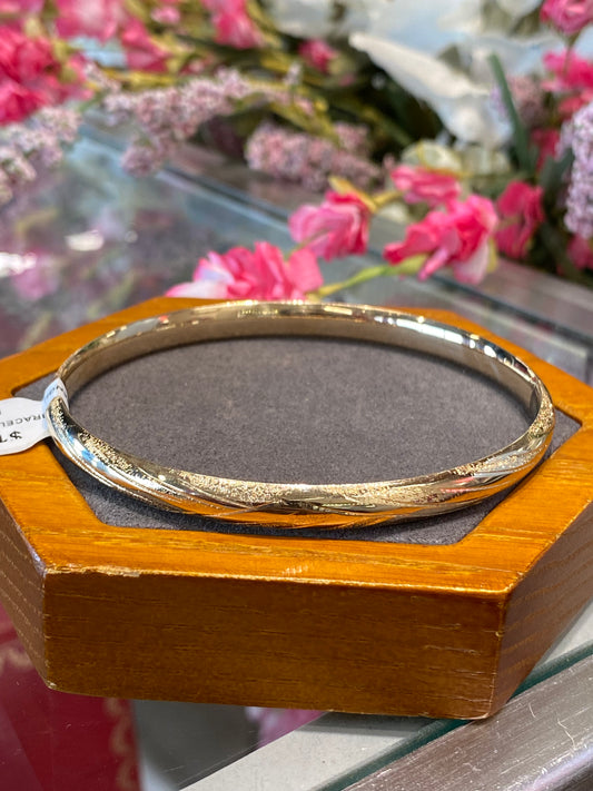 14k Yellow Gold Bangle