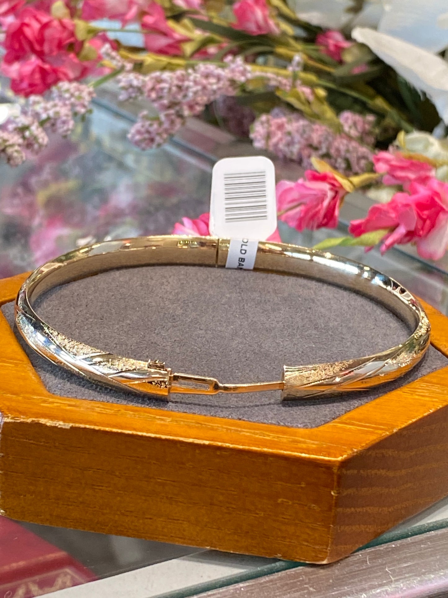 14k Yellow Gold Bangle