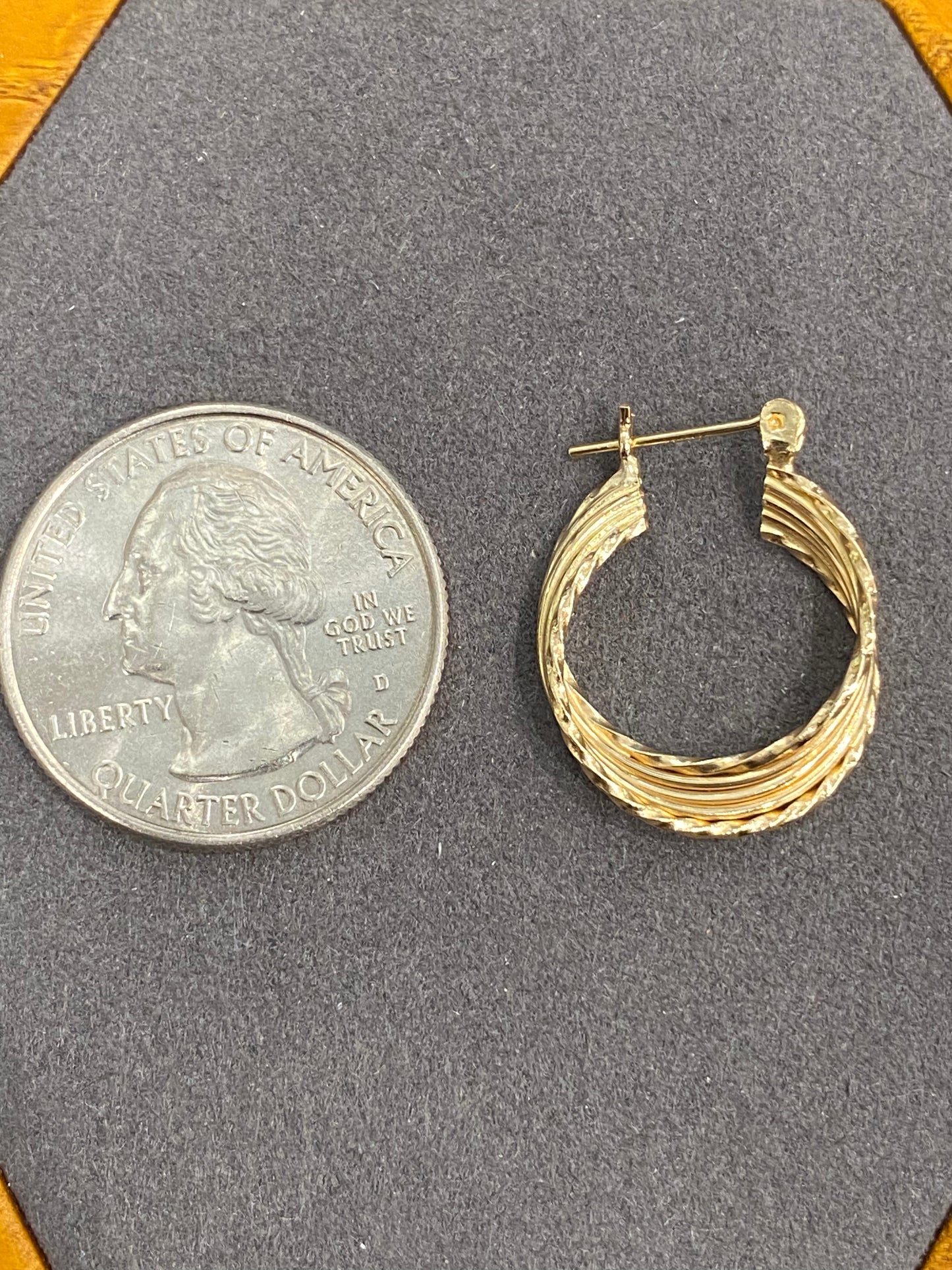 14k Yellow Gold Hoop Earring