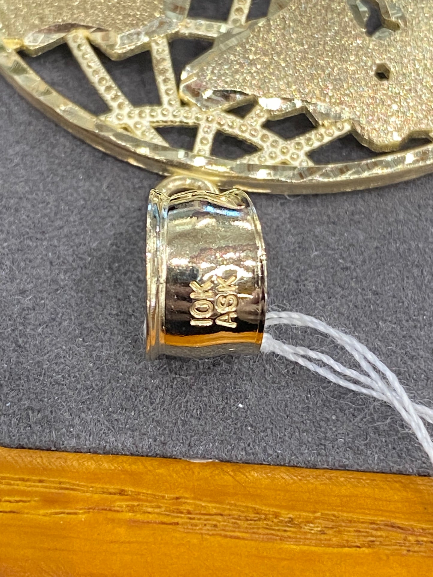 10k Yellow Gold Globe Pendant