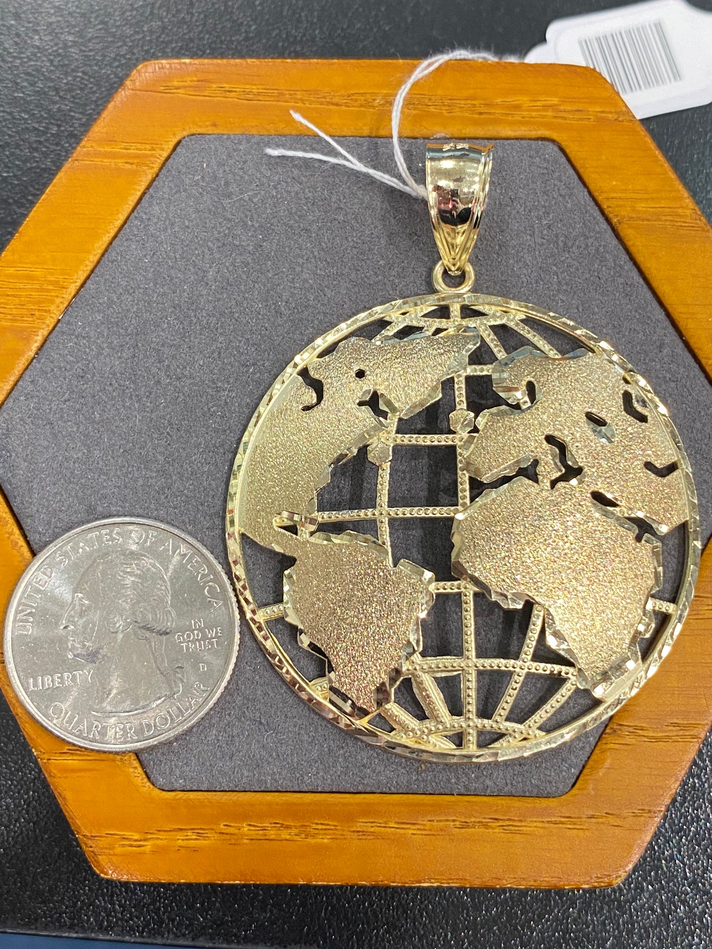 10k Yellow Gold Globe Pendant