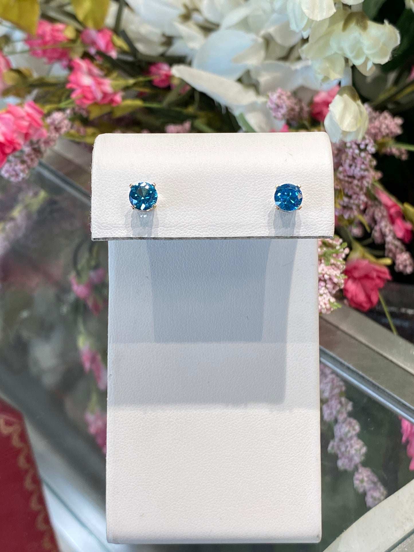 14k Yellow Gold Stud Earrings