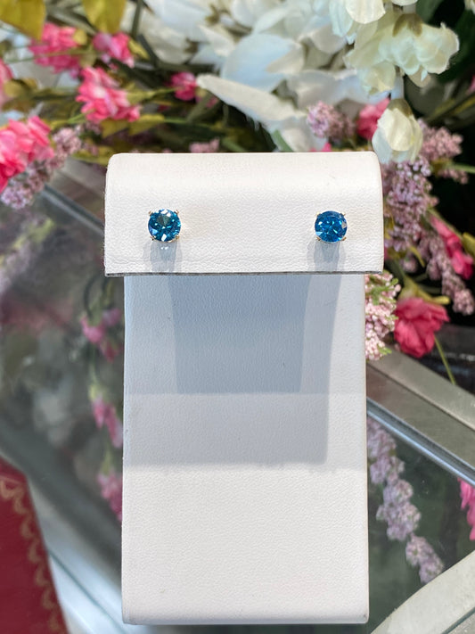 14k Yellow Gold Stud Earrings