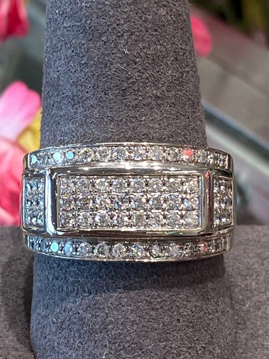 10k White Gold Diamond Ring