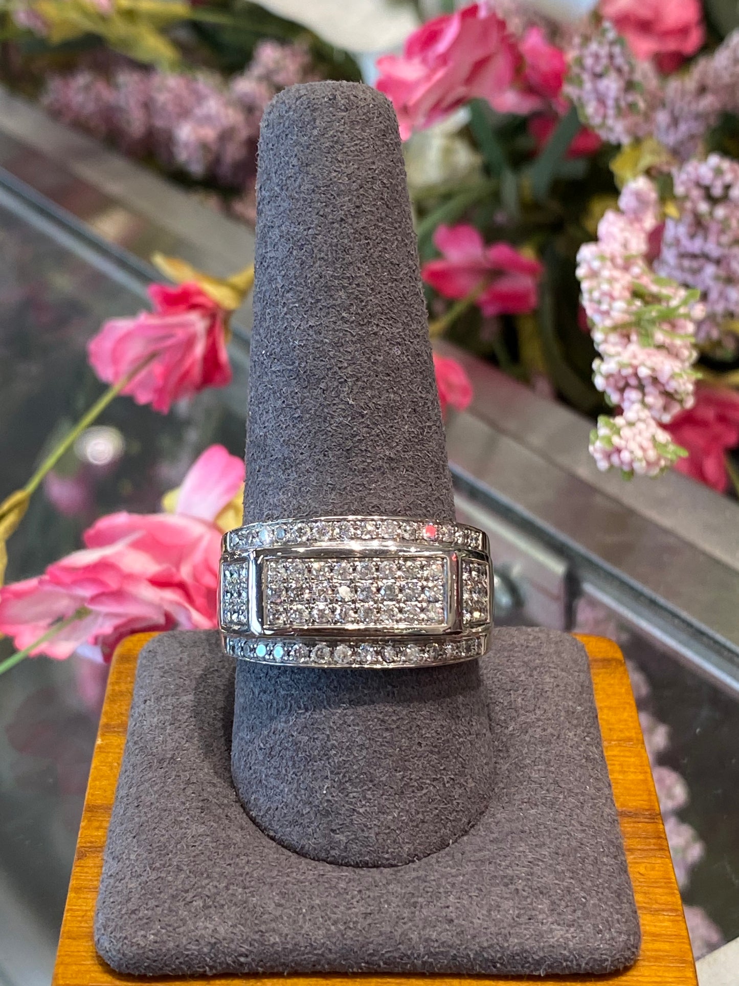 10k White Gold Diamond Ring
