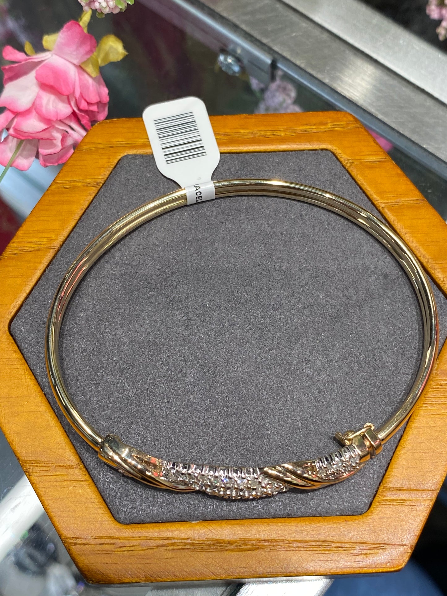 14k Yellow Gold Diamond Bangle