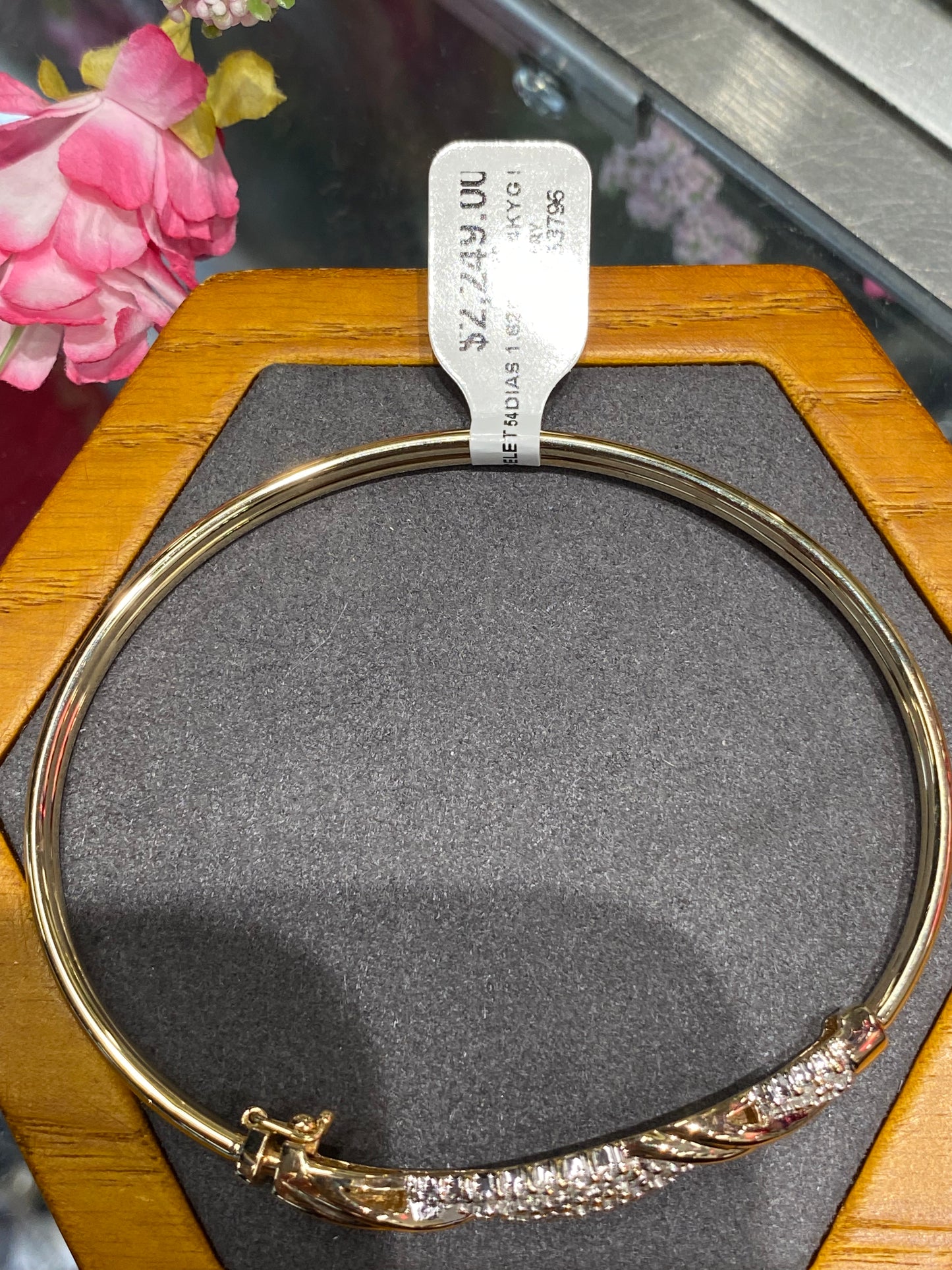 14k Yellow Gold Diamond Bangle