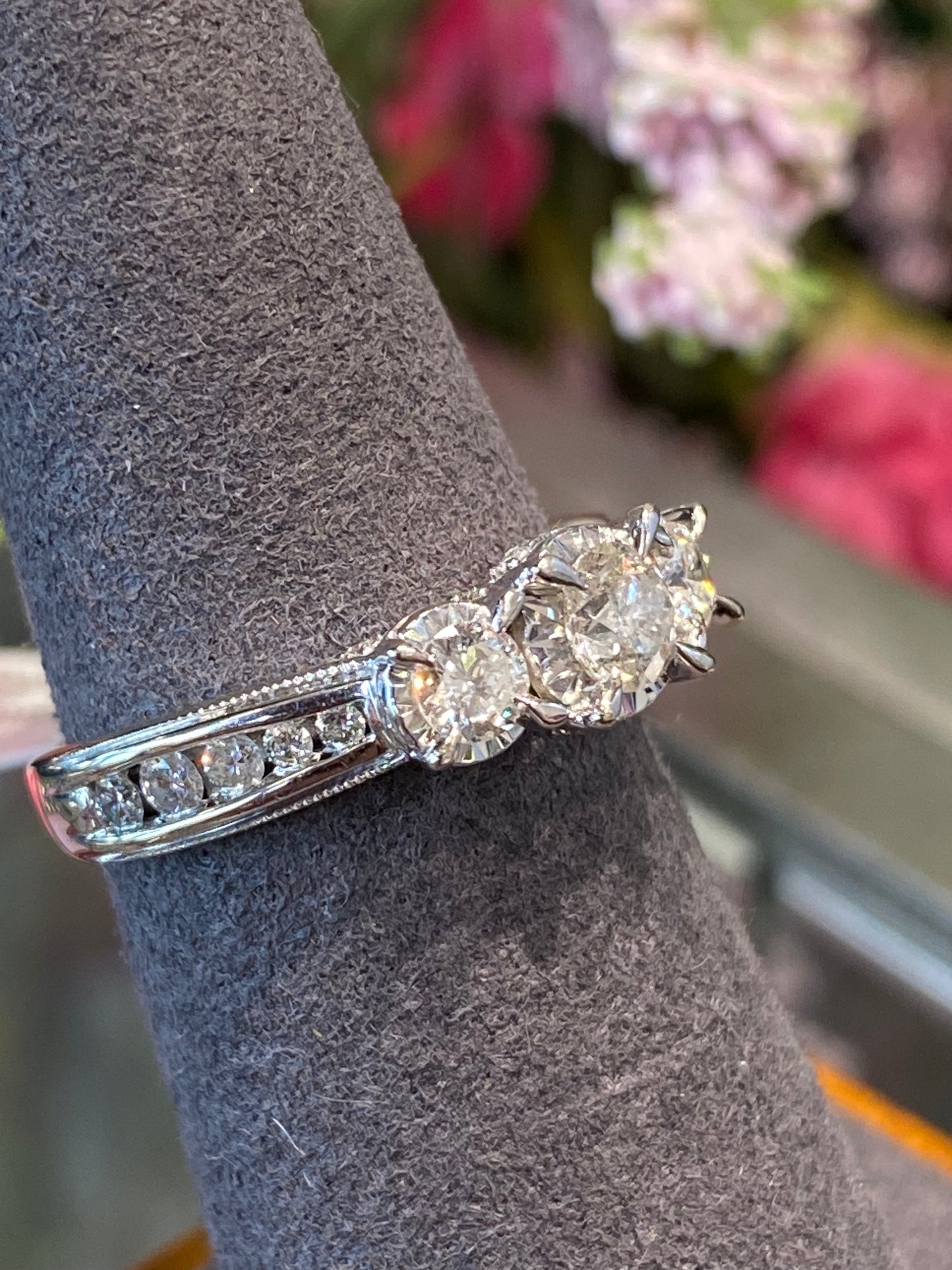 10k White Gold Diamond Engagement Ring