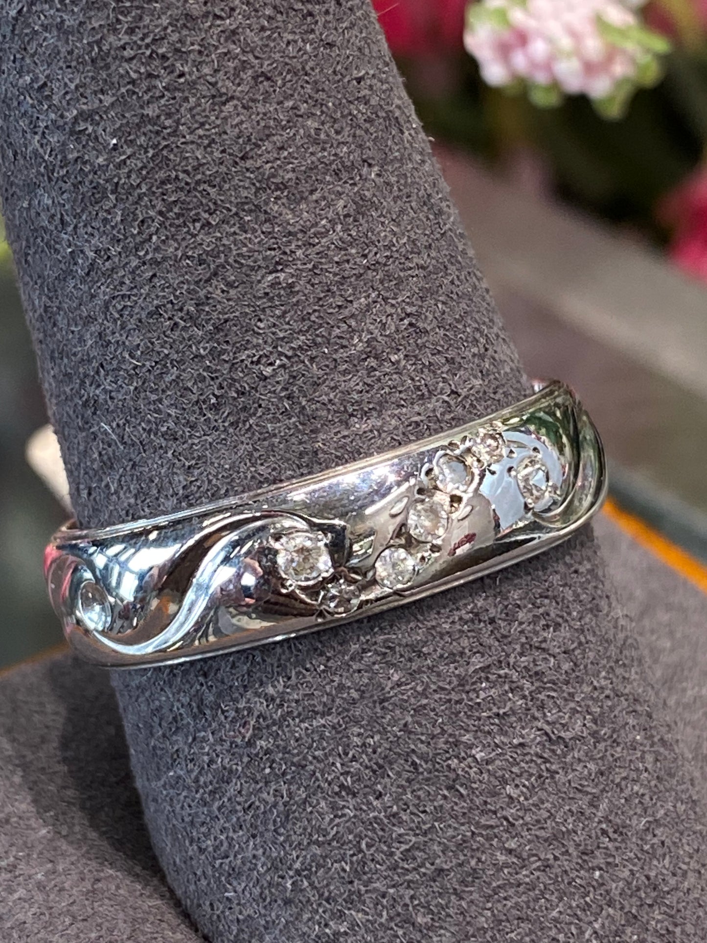 14k White Gold Band