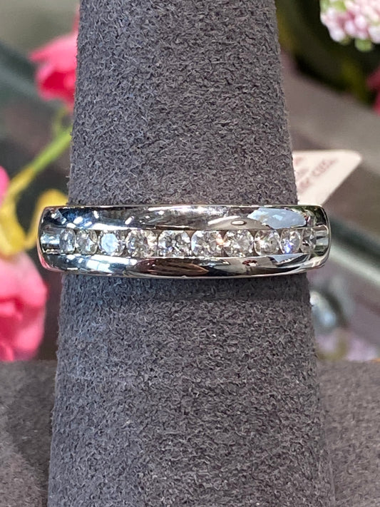 14k White Gold Diamond Band