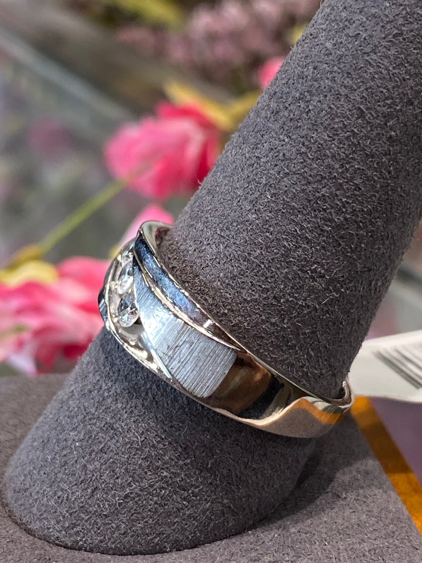 10k White Gold Diamond Band