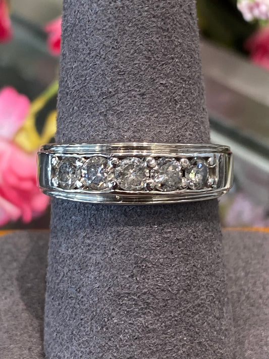 10k White Gold Diamond Band