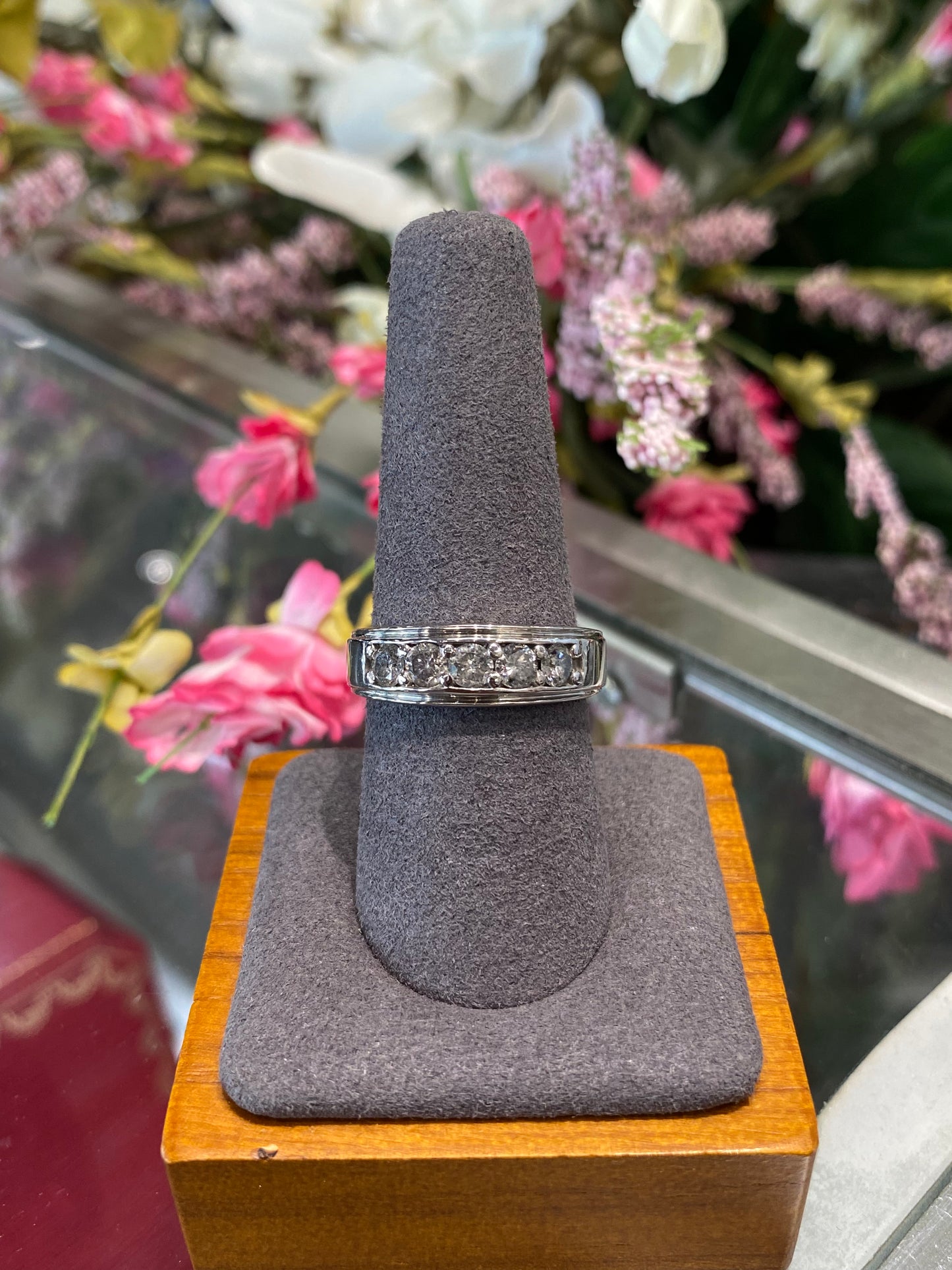 10k White Gold Diamond Band